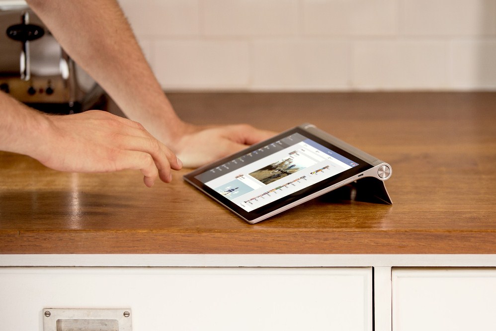 Lenovo Yoga Tablet 2 járt nálunk