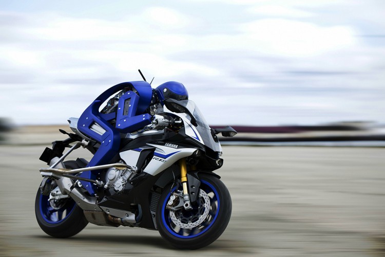Yamaha-Motobot-01