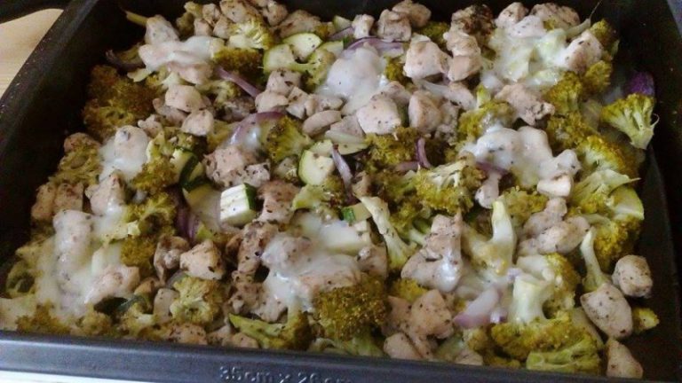 Diétás recept! Csirkemell párolt zöldséggel és laktózmentes mozzarellával