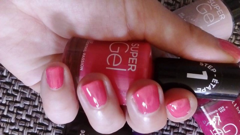 Rimmel_Super_Gel01_Tesztvilág