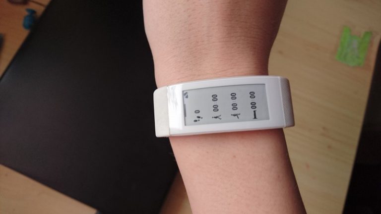 Sony SmartBand Talk okosórát teszteltünk