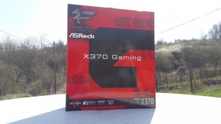 ASRock X370 Fatal1ty lap a Ryzen alá!