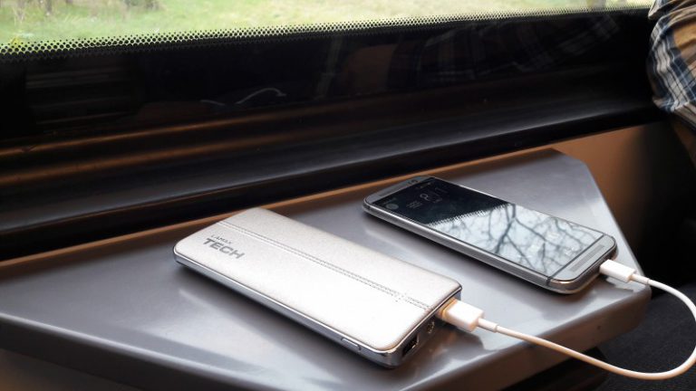 Lamax Tech power bank