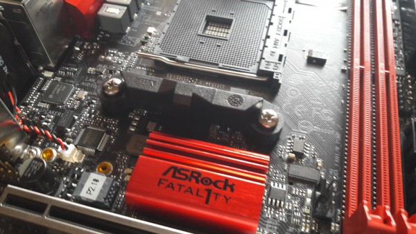 ASRock Fatal1ty X370 Gaming-ITX/ac bemtató