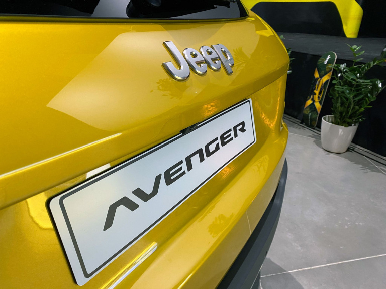 Budapesten a 2023-as Év Autója – leleplezték az elektromos Jeep Avengert