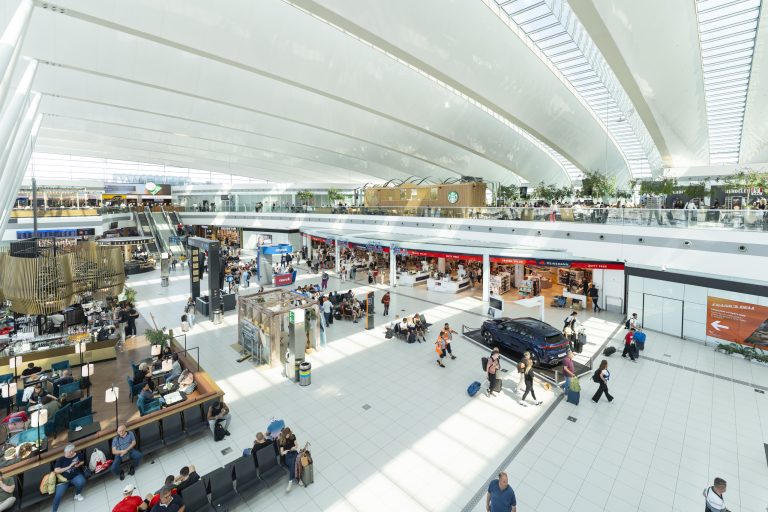 Több mint kilencmillió légiutassal és újabb cargo rekorddal zárta az első félévet a Budapest Airport