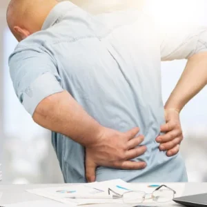 A derékfájás esetei – Mikor forduljunk orvoshoz?